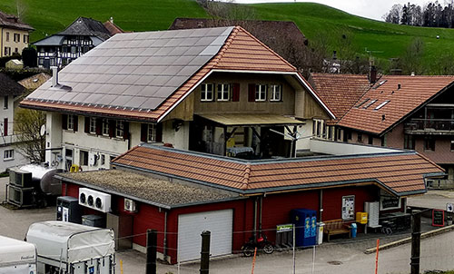 Käserei Wyssachen mit Photovoltaikanlage auf Dach